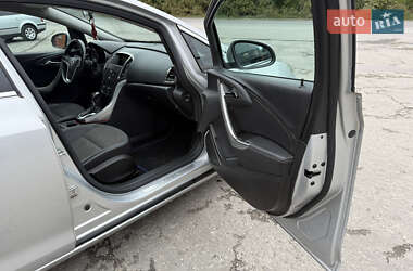 Хэтчбек Opel Astra 2010 в 