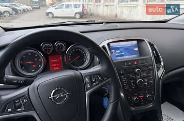 Универсал Opel Astra 2011 в 