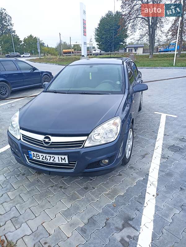 Седан Opel Astra 2008 в Тульчине