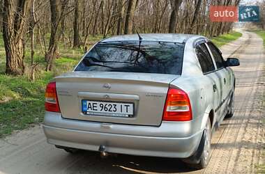 Седан Opel Astra 2006 в 