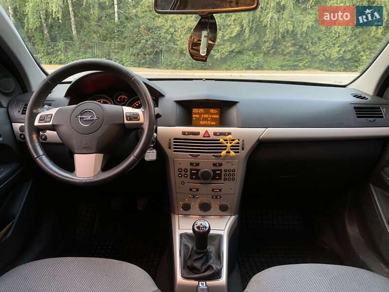 Универсал Opel Astra 2009 в Дрогобыче