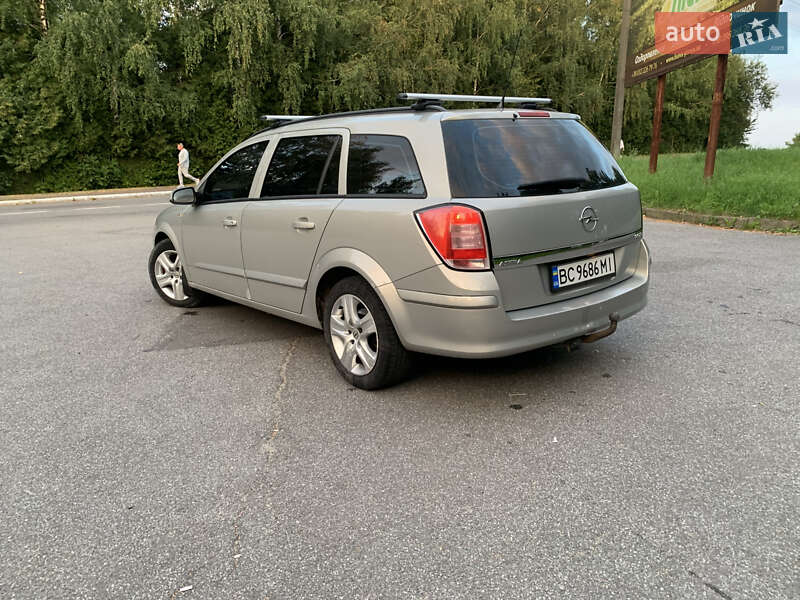 Универсал Opel Astra 2009 в Дрогобыче