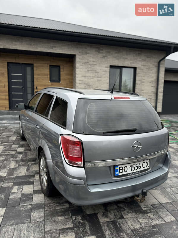 Универсал Opel Astra 2005 в Тернополе