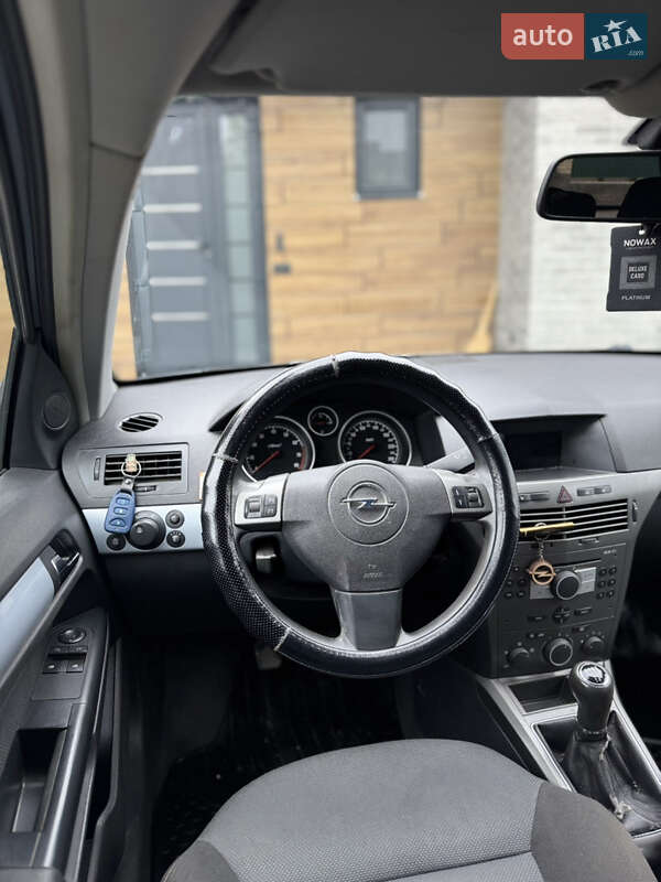 Универсал Opel Astra 2005 в Тернополе