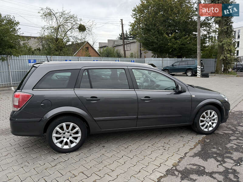 Универсал Opel Astra 2009 в Виннице