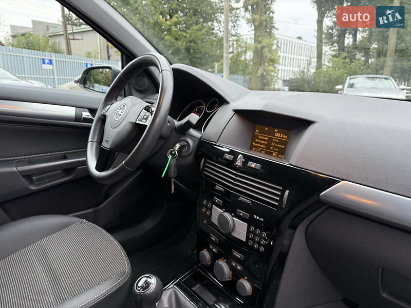 Универсал Opel Astra 2009 в Виннице