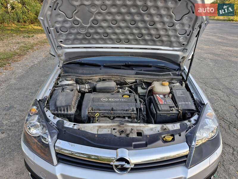 Универсал Opel Astra 2006 в Смеле