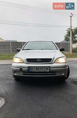 Седан Opel Astra 2005 в 