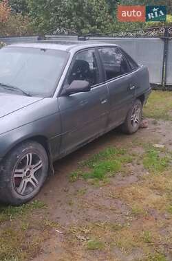 Седан Opel Astra 1992 в 