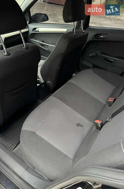 Хэтчбек Opel Astra 2008 в 