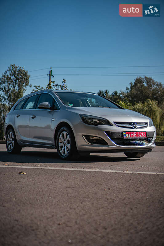 Универсал Opel Astra 2014 в 