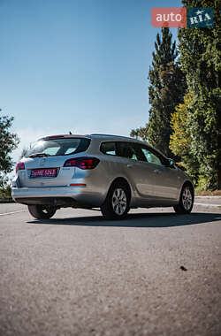 Универсал Opel Astra 2014 в 
