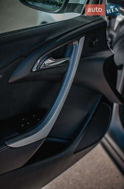 Универсал Opel Astra 2014 в 