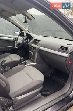 Универсал Opel Astra 2005 в 