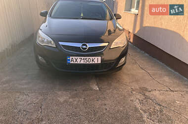 Универсал Opel Astra 2011 в Славянске