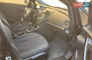 Универсал Opel Astra 2011 в 