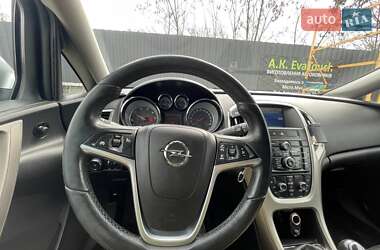 Универсал Opel Astra 2011 в 
