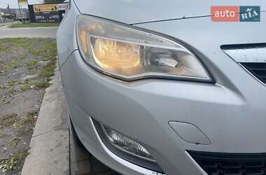 Универсал Opel Astra 2011 в 