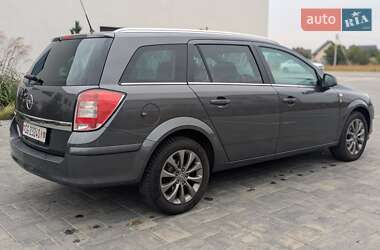 Универсал Opel Astra 2011 в 