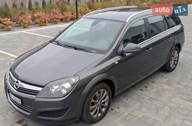 Универсал Opel Astra 2011 в 