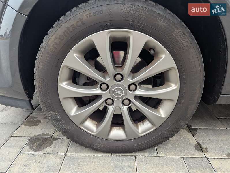 Универсал Opel Astra 2011 в Луцке