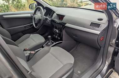 Универсал Opel Astra 2011 в 