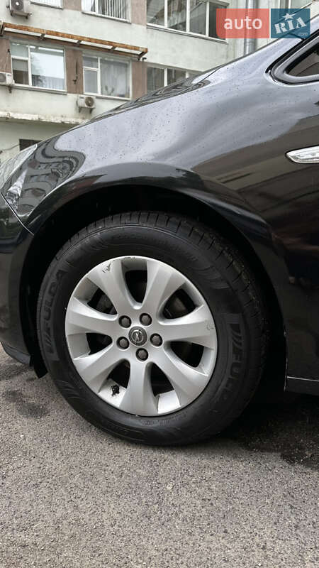 Хэтчбек Opel Astra 2015 в Киеве