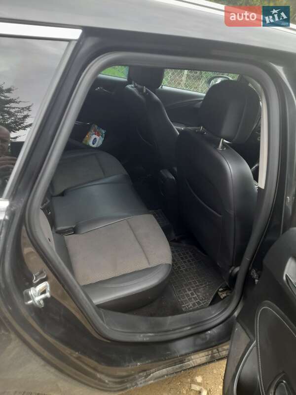 Універсал Opel Astra 2011 в Бориславі