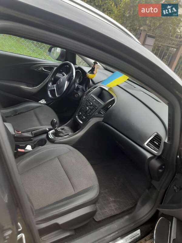 Універсал Opel Astra 2011 в Бориславі