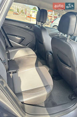 Универсал Opel Astra 2011 в Черновцах