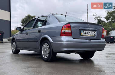Седан Opel Astra 2009 в 