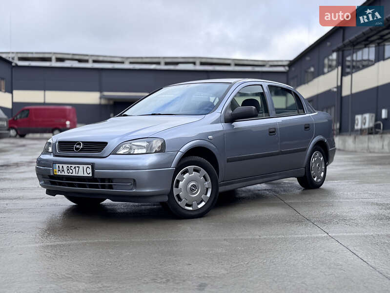 Седан Opel Astra 2009 в Киеве