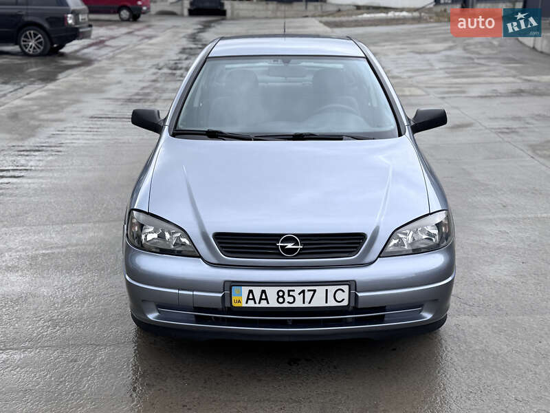Седан Opel Astra 2009 в Киеве