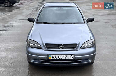 Седан Opel Astra 2009 в 