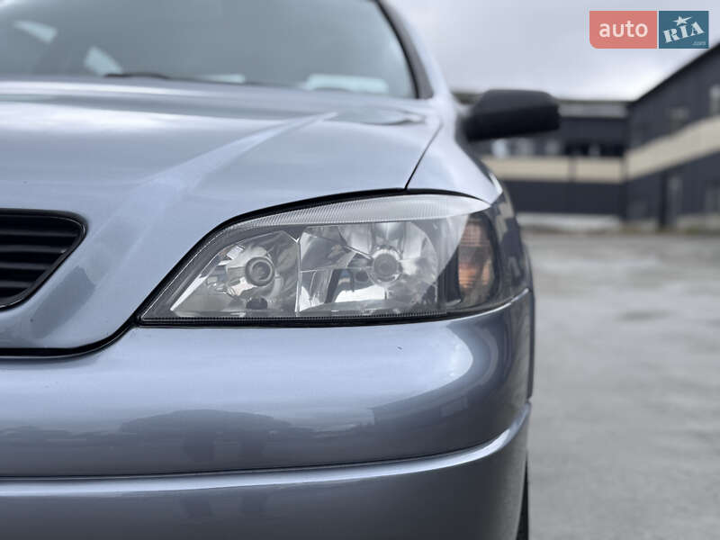 Седан Opel Astra 2009 в Киеве