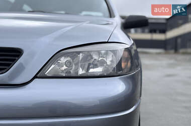 Седан Opel Astra 2009 в 