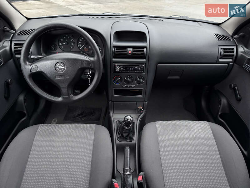 Седан Opel Astra 2009 в Киеве