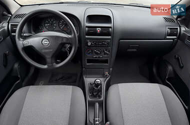 Седан Opel Astra 2009 в 