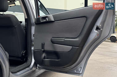 Седан Opel Astra 2009 в 