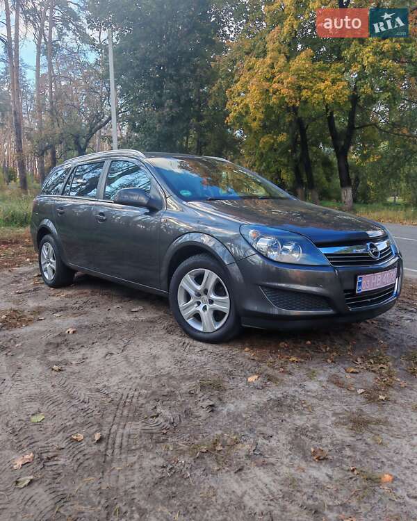 Универсал Opel Astra 2010 в 