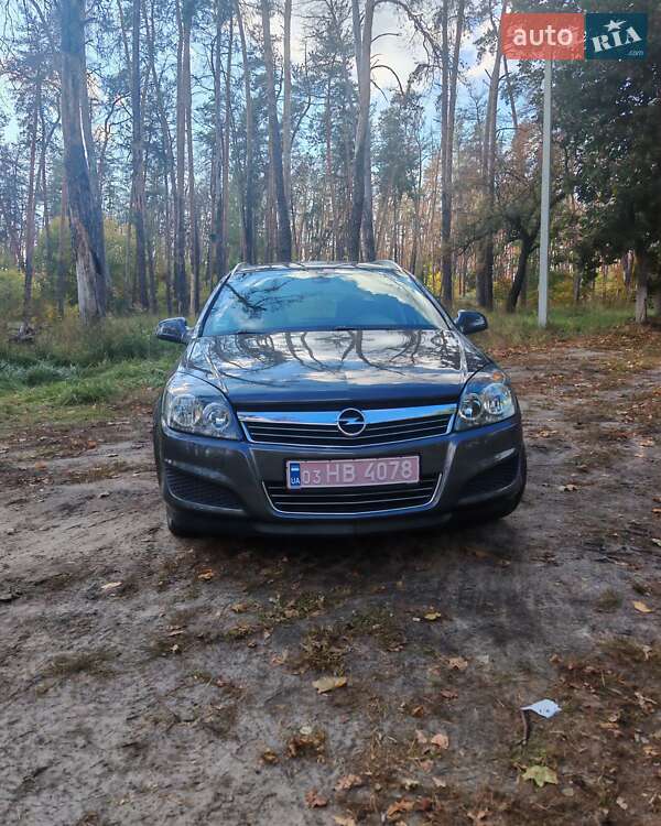 Универсал Opel Astra 2010 в Харькове