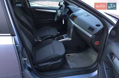 Универсал Opel Astra 2010 в 