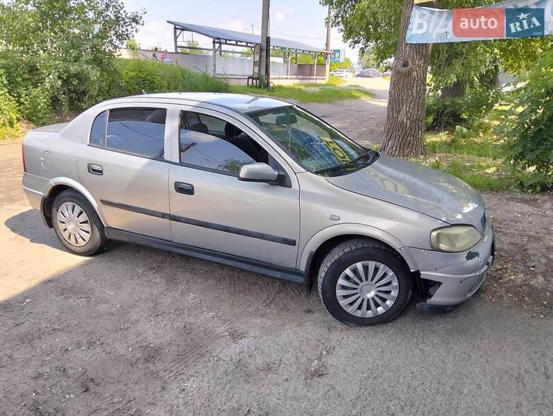 Седан Opel Astra 2006 в Борзне