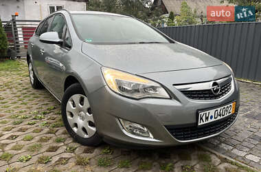 Универсал Opel Astra 2012 в 