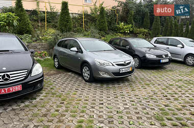 Универсал Opel Astra 2012 в 