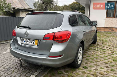 Универсал Opel Astra 2012 в 