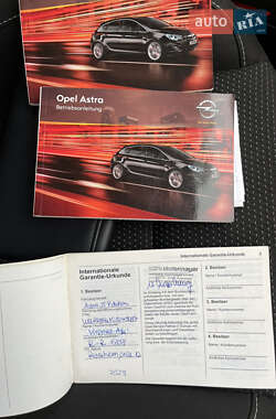 Универсал Opel Astra 2012 в 