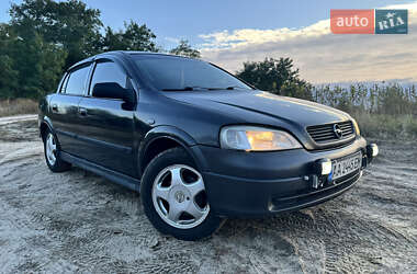 Седан Opel Astra 2006 в Киеве