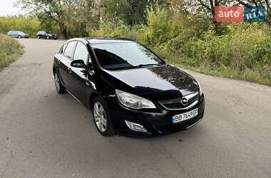 Хэтчбек Opel Astra 2011 в Днепре