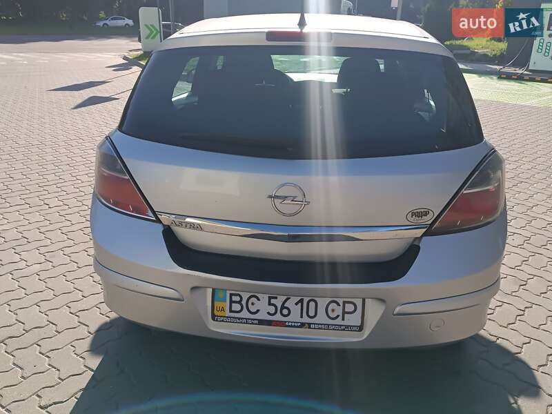 Хетчбек Opel Astra 2012 в Львові фото 4 Хетчбек Opel Astra 2012 в Львові